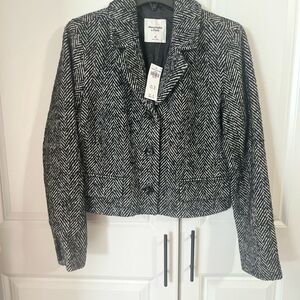 Abercrombie & Fitch Black and White Cropped Wool Blend Blazer